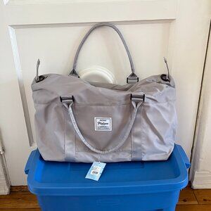 HYC00 Travel Duffel Bag |Carry-on Overnight Weekender Bag | NWT! | Grey